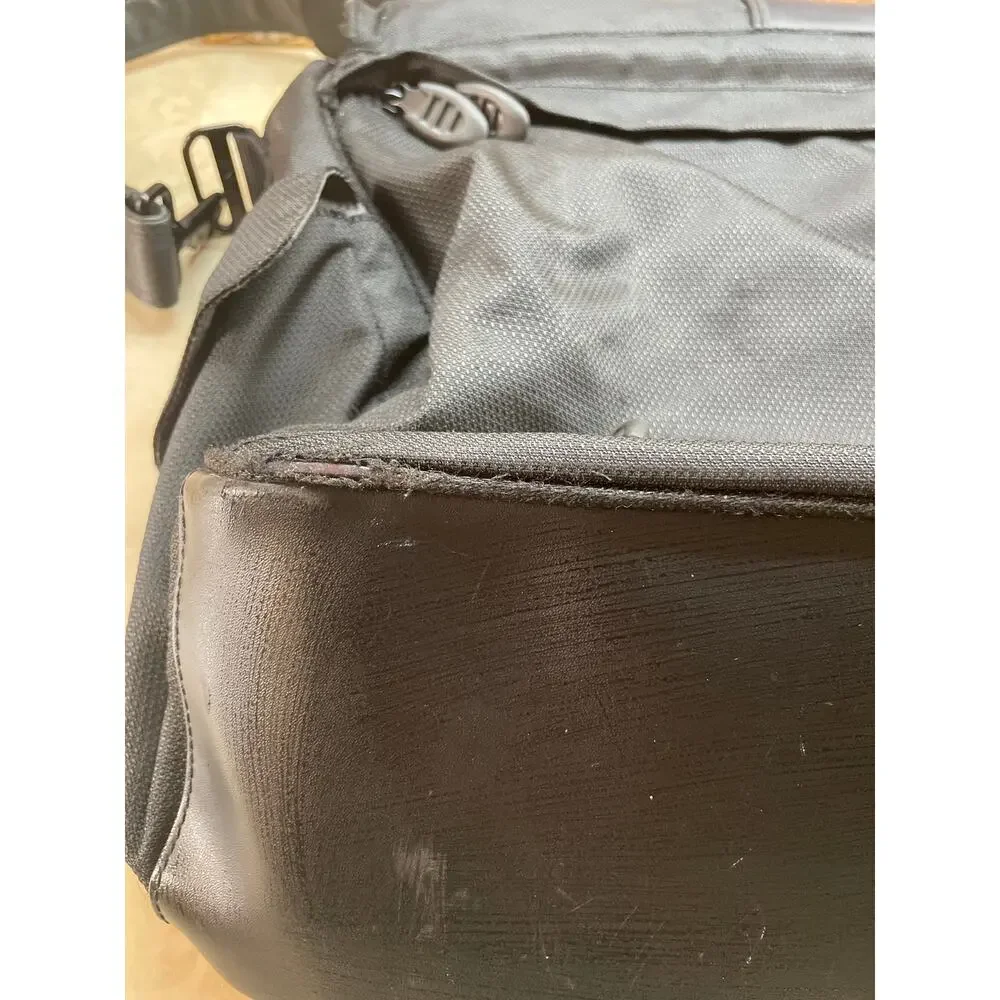 Tumi black messenger